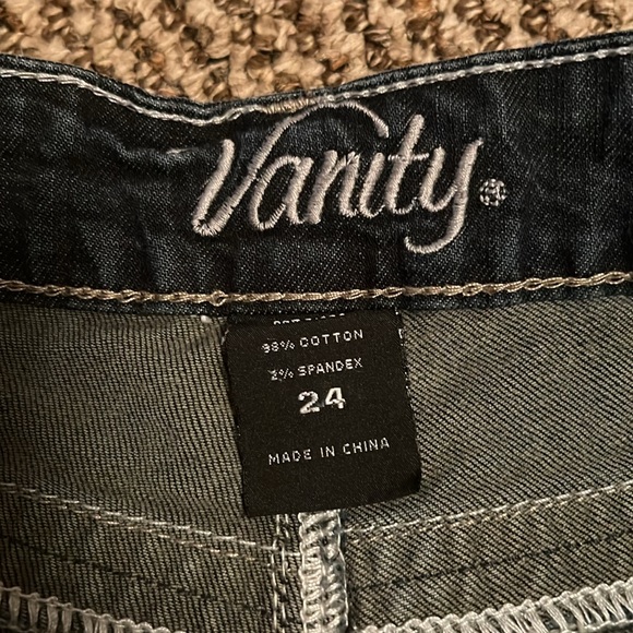 Vanity shorts - Picture 3 of 3